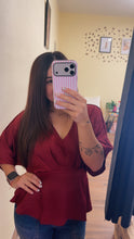 Load image into Gallery viewer, Carina top
