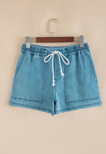 Load image into Gallery viewer, Rosalie shorts
