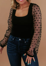Load image into Gallery viewer, Polka dot top
