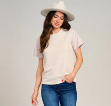 Load image into Gallery viewer, Maricela top beige
