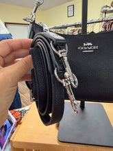 Load image into Gallery viewer, Shoulder bags
