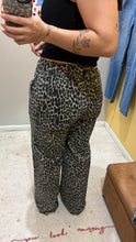 Load image into Gallery viewer, Camila pants
