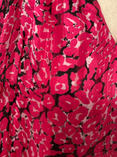 Load image into Gallery viewer, Friday in the office top
