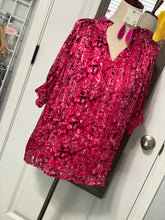 Load image into Gallery viewer, Friday in the office top
